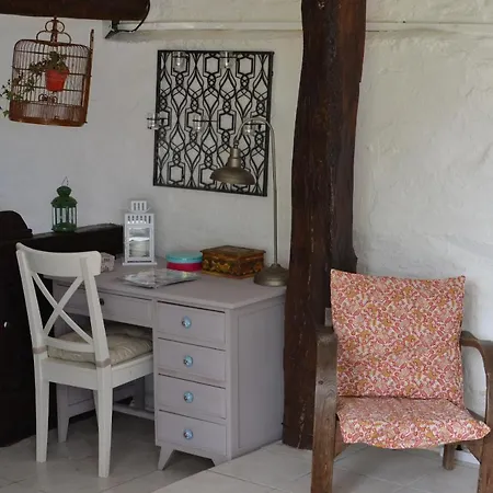 Tranquil Renovated Barn With Original Details