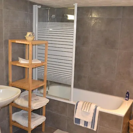 Сasa de vacaciones Tranquil Renovated Barn With Original Details *