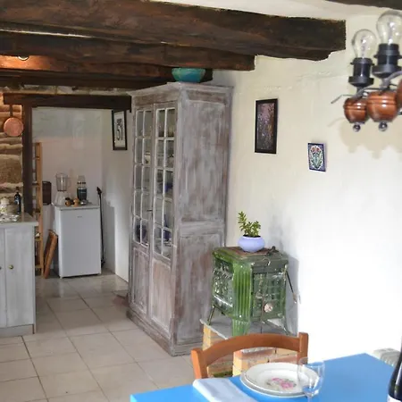 Сasa de vacaciones Tranquil Renovated Barn With Original Details Désertines