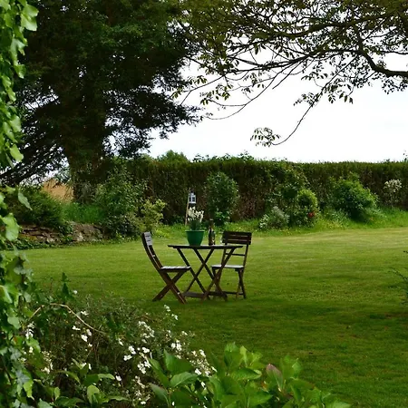 Сasa de vacaciones Tranquil Renovated Barn With Original Details *