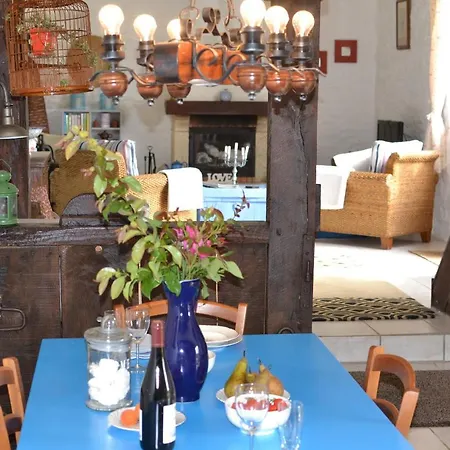 Tranquil Renovated Barn With Original Details *